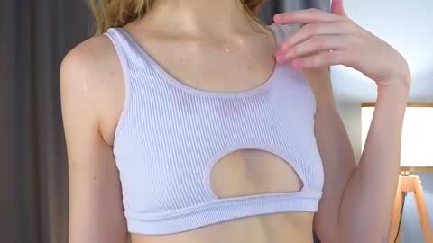 Snapshot of venelopa chatting on 02-18-25, 01:22 Venelopa online show from 02-18-25, 01:22