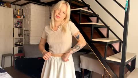 Lisa online show from 10-23-25, 10:25