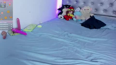 Snapshot of venezolanacute01 chatting on 03-05-25, 03:18 Antonella online show from 03-05-25, 03:18