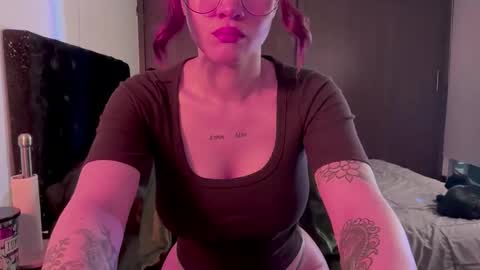 Lanna   online show from 10-15-25, 11:43