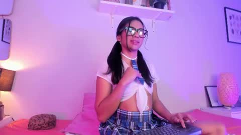 Snapshot of vennusdh chatting on 07-13-26, 11:46 Vennus online show from 07-13-26, 11:46