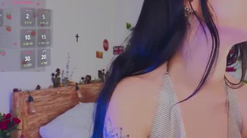Snapshot of venomeowww_ chatting on 04-28-26, 04:17 Vivian online show from 04-28-26, 04:17