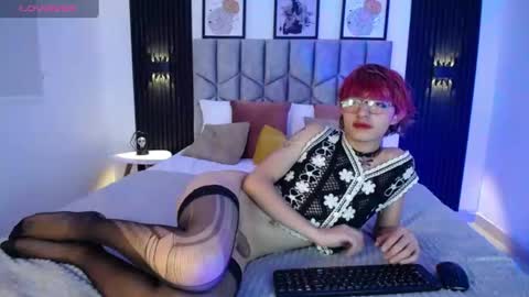 Snapshot of venus_999_ chatting on 06-12-26, 10:08 venus_999_ online show from 06-12-26, 10:08