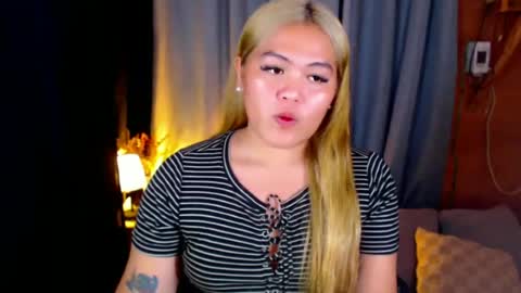 Snapshot of venus_colly chatting on 06-21-26, 01:13 I am Colly Your mystery girl online show from 06-21-26, 01:13