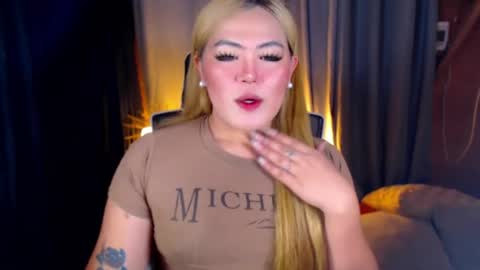 Snapshot of venus_colly chatting on 07-13-26, 02:25 I am Colly Your mystery girl online show from 07-13-26, 02:25