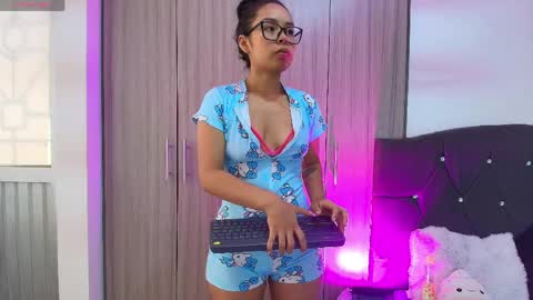 Snapshot of venus_hexxx chatting on 05-08-26, 11:26 venus_hexxx online show from 05-08-26, 11:26