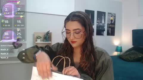 Snapshot of venus_steffen chatting on 09-24-25, 12:52 Mia online show from 09-24-25, 12:52