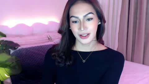 Snapshot of venus_sunrise07xx chatting on 07-19-26, 04:00 Venus Sunrise Bombshell online show from 07-19-26, 04:00