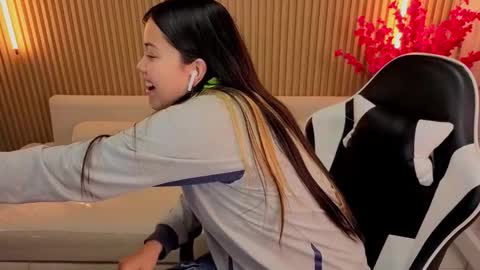 Venus  online show from 03-13-26, 12:45