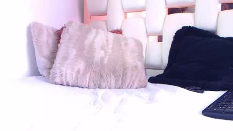 Snapshot of venusbsq chatting on 12-13-25, 07:53 Venus online show from 12-13-25, 07:53