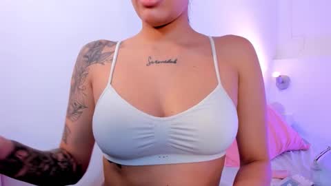 Venus Evans online show from 12-15-25, 04:00