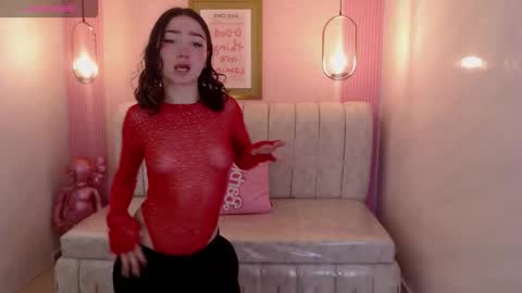 venuss online show from 03-18-26, 01:47