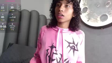 venuss_03 online show from 10-18-25, 03:42