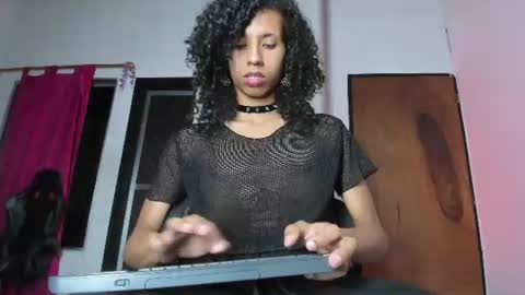 Snapshot of venuss_03 chatting on 07-12-26, 04:03 venuss_03 online show from 07-12-26, 04:03