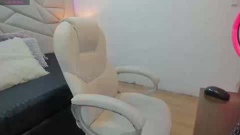 Snapshot of venusxneo chatting on 09-10-25, 08:31 venusxneo online show from 09-10-25, 08:31