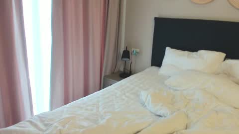 Violetta  online show from 12-18-25, 03:45