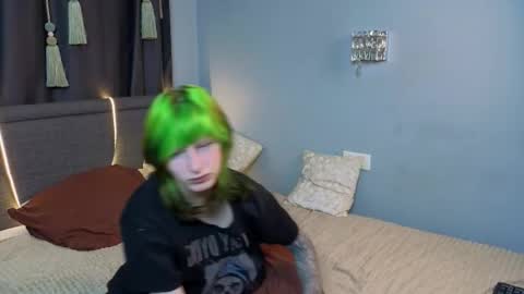 Snapshot of veolatownson chatting on 09-29-25, 08:13 Erica online show from 09-29-25, 08:13