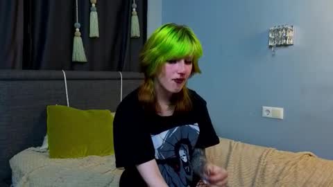 Snapshot of veolatownson chatting on 10-15-25, 08:53 Erica online show from 10-15-25, 08:53