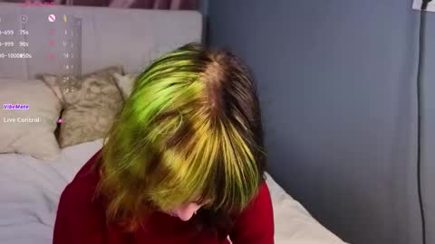 Snapshot of veolatownson chatting on 11-13-25, 08:08 Erica online show from 11-13-25, 08:08