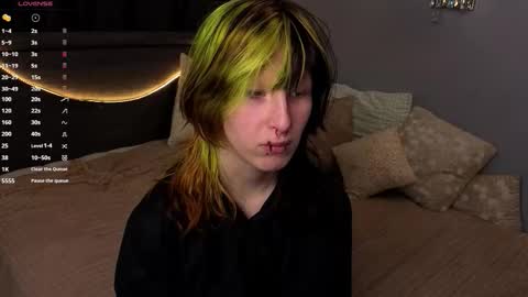 Snapshot of veolatownson chatting on 11-23-25, 08:08 Erica online show from 11-23-25, 08:08