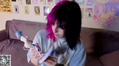 Erica online show from 05-22-26, 08:14