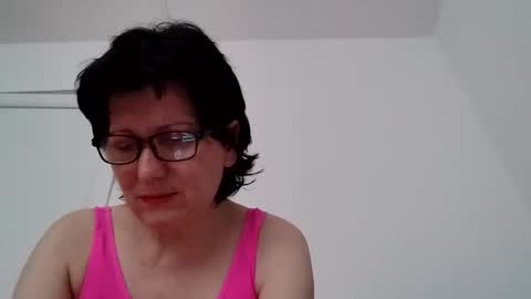 Vera online show from 05-28-26, 03:31
