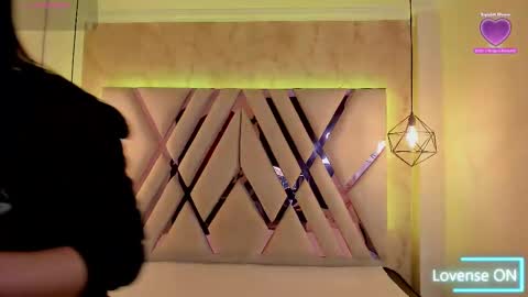 Domelipa  online show from 02-20-25, 11:31