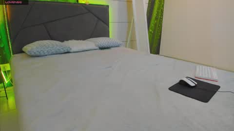 Vera online show from 03-31-26, 02:02