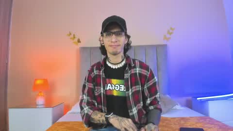 Snapshot of vergil_noir chatting on 05-17-26, 04:32 vergil_noir online show from 05-17-26, 04:32