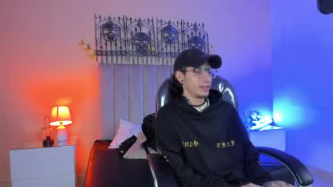 Snapshot of vergil_noir chatting on 05-19-26, 04:08 vergil_noir online show from 05-19-26, 04:08