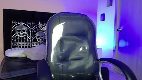 Snapshot of vergil_noir chatting on 06-06-26, 05:23 vergil_noir online show from 06-06-26, 05:23