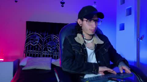 Snapshot of vergil_noir chatting on 06-16-26, 04:37 vergil_noir online show from 06-16-26, 04:37