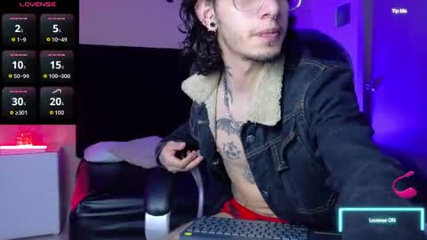 Snapshot of vergil_noir chatting on 06-17-26, 02:47 vergil_noir online show from 06-17-26, 02:47