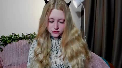 Snapshot of vergill_hella chatting on 01-09-26, 06:27 Sonya online show from 01-09-26, 06:27