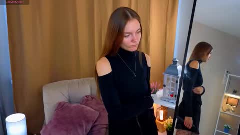 Snapshot of vernitashinsky chatting on 09-17-25, 01:51 Olivia online show from 09-17-25, 01:51