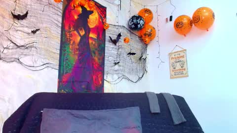 Vero online show from 10-28-25, 03:10