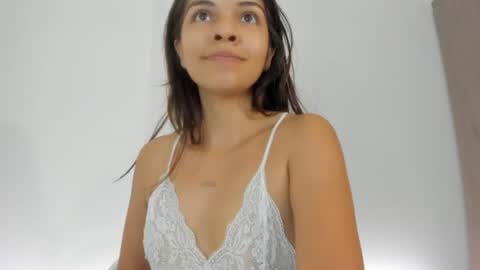 Veronica online show from 06-22-26, 04:04