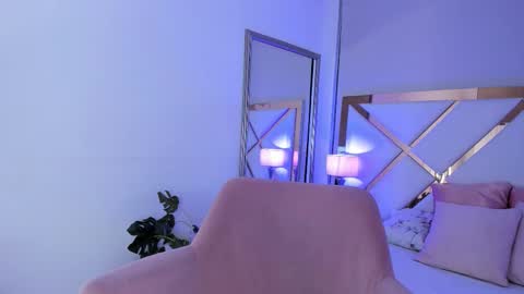 Snapshot of verokax chatting on 12-19-25, 04:52 Vero online show from 12-19-25, 04:52