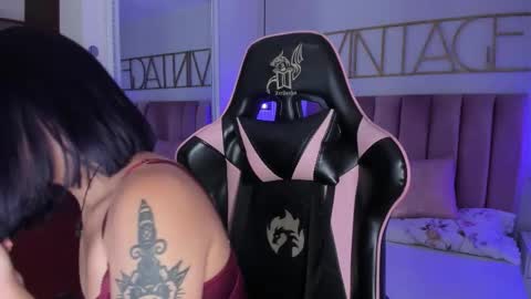 Snapshot of verokax chatting on 01-13-26, 05:13 Vero online show from 01-13-26, 05:13