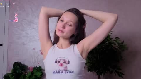 Snapshot of veronaqueen chatting on 10-11-25, 09:08 veronaqueen online show from 10-11-25, 09:08