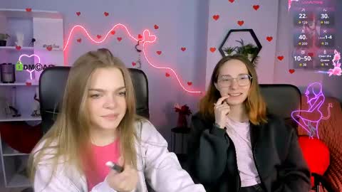 Snapshot of veronica_bubble chatting on 04-27-26, 07:23 Ronni online show from 04-27-26, 07:23