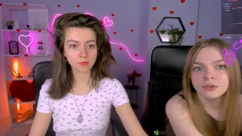 Snapshot of veronica_bubble chatting on 05-11-26, 07:11 Ronni online show from 05-11-26, 07:11