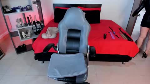 Snapshot of veronica_jacobss1 chatting on 12-20-25, 07:10 Vero Milf online show from 12-20-25, 07:10