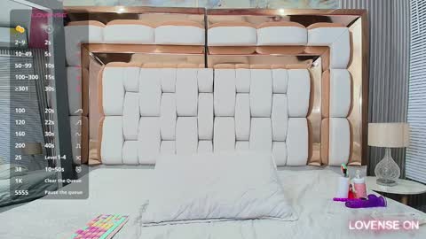 Snapshot of veronica_roose chatting on 01-03-25, 03:22 Veronica online show from 01-03-25, 03:22