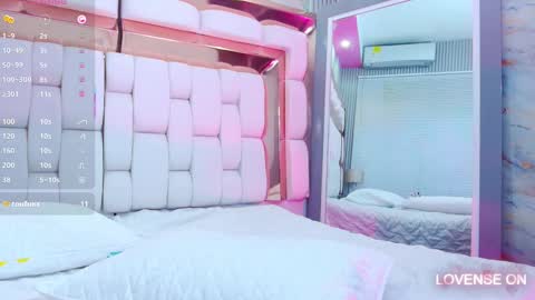 Snapshot of veronica_roose chatting on 02-12-25, 03:27 Veronica online show from 02-12-25, 03:27