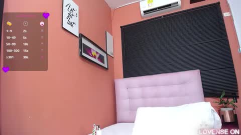 Snapshot of veronica_roose chatting on 03-10-25, 03:41 Veronica online show from 03-10-25, 03:41