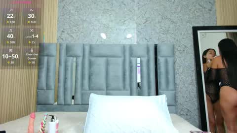 Snapshot of veronica_roose chatting on 10-18-25, 01:12 Veronica online show from 10-18-25, 01:12