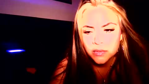 Snapshot of veronicabrown_xxx chatting on 03-12-26, 05:46 Vero online show from 03-12-26, 05:46