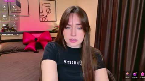 Veronica online show from 04-22-26, 05:10