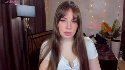 Snapshot of veronicafreman chatting on 04-30-26, 05:03 Veronica online show from 04-30-26, 05:03
